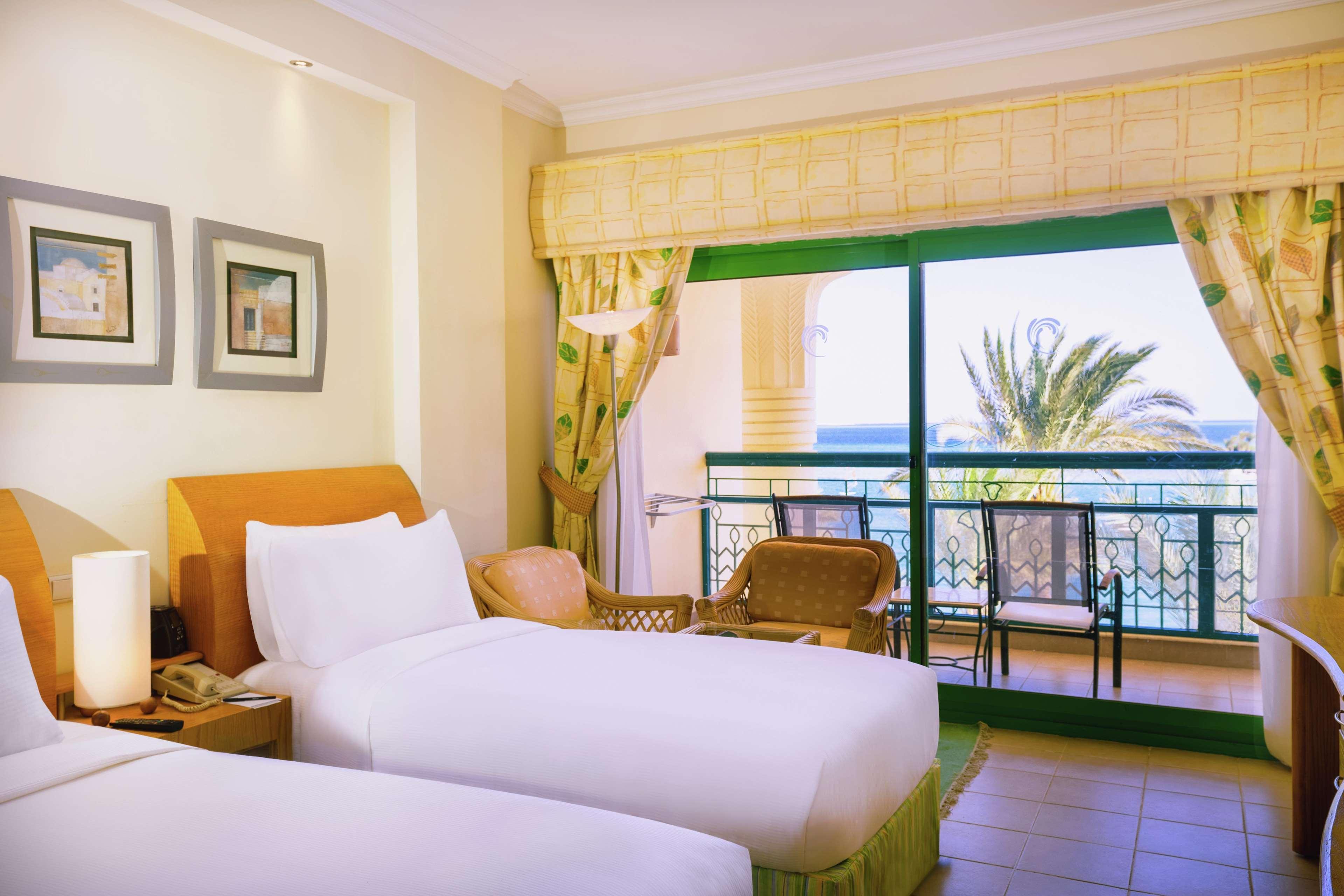 хилтон Курортный комплекс 5*