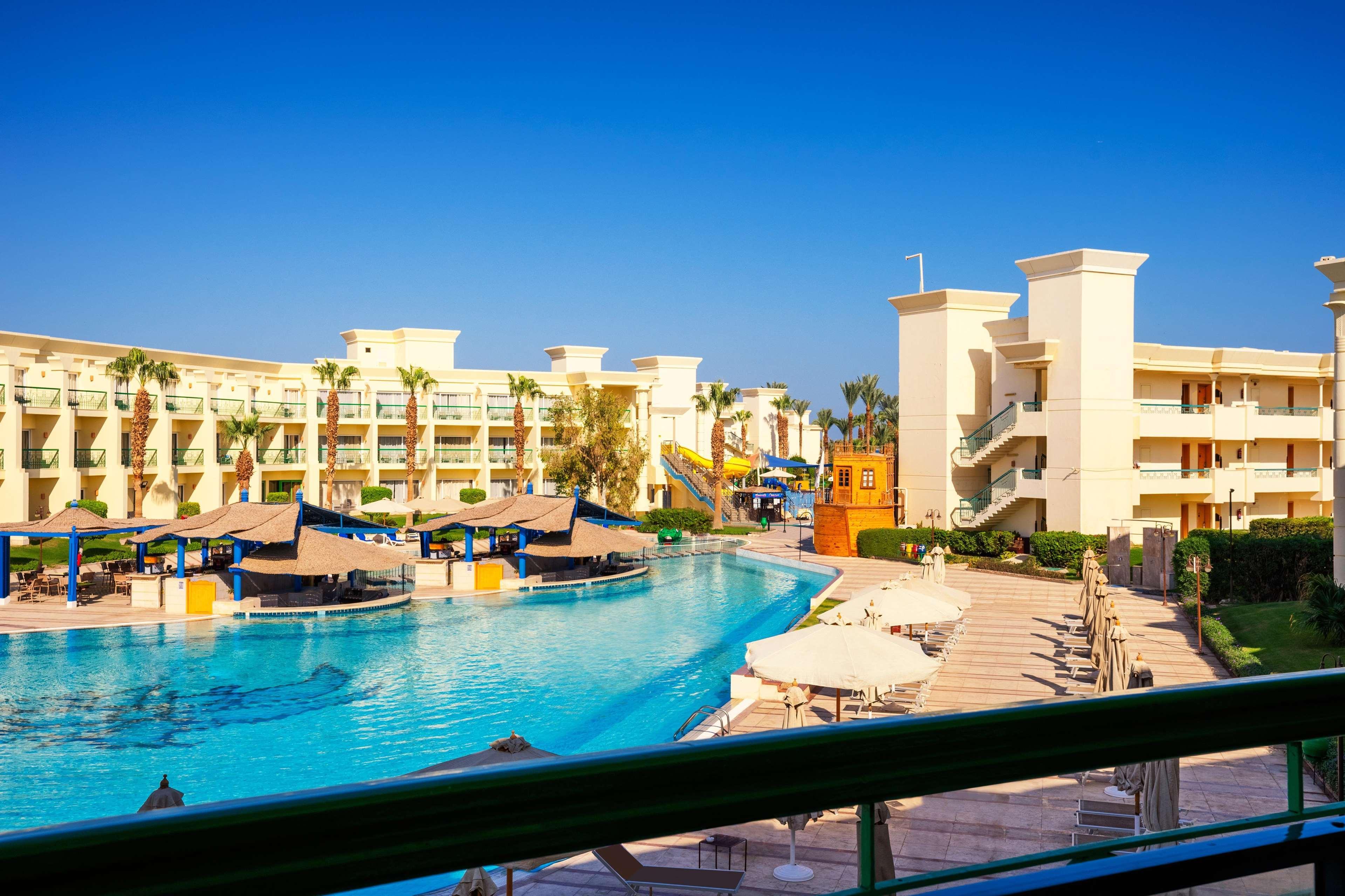 хилтон Курортный комплекс 5*