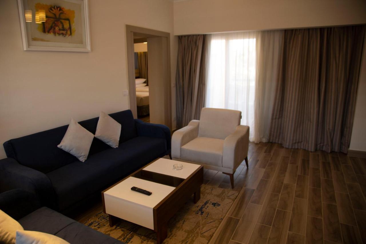 хилтон Курортный комплекс 5*